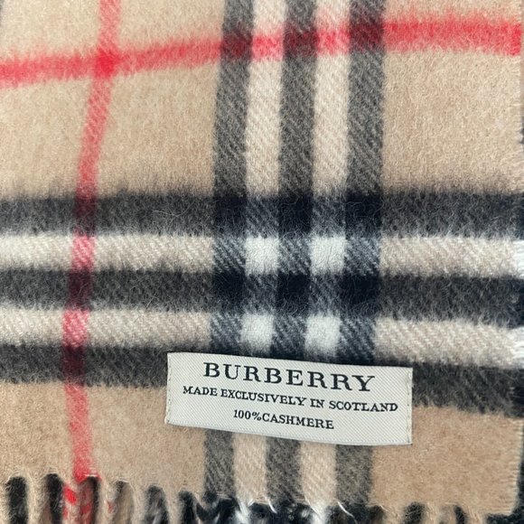 Burberry Traditional Checkered 100% Cashmere Medium Beige Scarf - Picture 8 of 11